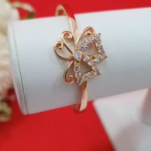 กำไลคลิปล็อคฝังเพชร สีนาก เส้นผ่านศูนย์กลาง 6 ซม.เสริมบารมี งานสวย ข้อมือนาก พิ้งค์โกล ใส่อาบน้ำได้ กำไลแฟชั่น ชุบนาก