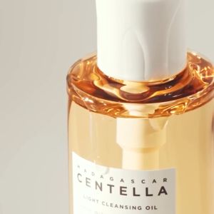 SKIN 1004  Madagascar Centella Ampoule Helps Calm And Restore Imbalance In The Skin 100ml