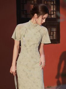 Elegant Long Cheongsam Dress Revisited Retro Republic Style Young Womens Fashionable Chinese Cultural High Slit Short Sleeve