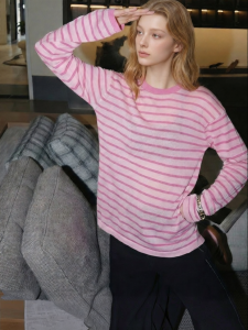 Autumn Pink Striped Knit Top Loose Round Neck Soft and Breathable