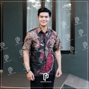 Pripoen Batik: Kemeja Batik Pria Lengan Pendek Terbaru 2023