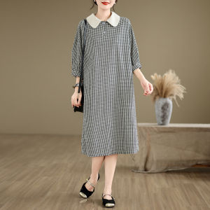 ชุดเดรสยาวลายสก็อตผ้าฝ้ายลินินทรงหลวมสบายๆ สำหรับผู้หญิงไซส์ใหญ่ในช่วงฤดูร้อน คอตุ๊กตา สไตล์ลำลอง เอวหลวม กระโปรงทรงเอ