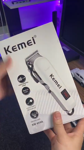 Máy Tông Đơ Cắt Tóc Kemei KM 809A – Pin Trâu 2000mAh Lưỡi Titanium Không Gỉ Êm Ái Không Dây Tiết Kiệm Chi Phí Cắt Tóc Tại Nhà