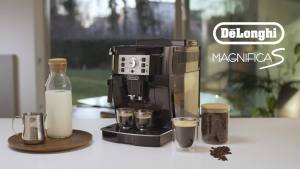 DeLonghi Magnifica S Black Fully Automatic Coffee Machines - ECAM22.110.B