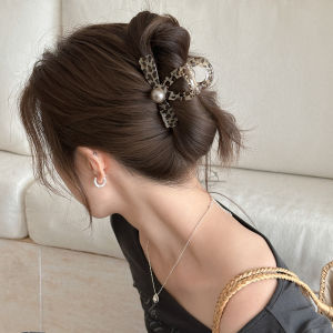 Early Autumn Leopard Print Pearl Butterfly Knot Hair Clip Womens New 2025 Model Back of Head Hair Claw Clip Stylish Shark Clip Hair Accessories