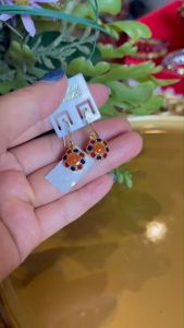 💥ต่างหูพลอยแท้โมรา Orange โกเมน ดอกไม้อัญมณีพลอยน้ำสวย เสริมสง่าราศี พลอยมงคลอัญมณีเครื่องประดับของแท้ สินค้าเป็นของแท้มีใบรับประกันดูแลตลอดการใช้งาน AUFU STORE