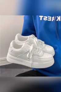 (3 ซม.) รองเท้าผู้หญิงแพลตฟอร์ม ทันสมัยและน้ำหนักเบา กันลื่นและทนต่อการสึกหรอ รองเท้ากีฬาสีขาวของผู้หญิงอเนกประสงค์