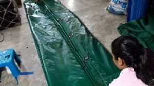 ผ้าใบผ้าร่มเคลือบเงา 2 ชั้นขนาดบังแดดหน้าบ้านหลังบ้านบังแดดบังฝนกลางเต้นตลาดนัดกันน้ำได้  ขอบฝังเชือกตอกตาไก่ห่าง 50 เซ็น ขนาด  2.5X6  เมตร