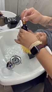 【Rdy Stock现货】 Keraliss  No yellow Shampoo 300ml 紫色去黄洗发水