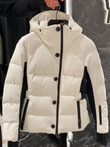 Unique Short White Womens down Jacket Slim Fit Skiing Coat Thick Outerwear Winter 2025 New Style High-End Sensation