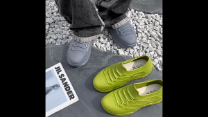 HB รองเท้ากันฝนผู้ชาย รองเท้ายางกีฬากันน้ำ กันลื่น ระงับกลิ่นกาย และทนต่อการสึกหรอ รองเท้าแตะหุ้มข้อ วัสดุยางEVA ใส่สบาย เบานุ่มนิ่ม ไซส์ 39-45 รองเท้าแตะชาย รองเท้าผู้ชาย รองเท้าแตะผู้ชาย