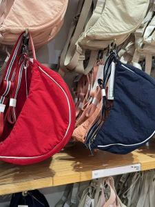 Two-Tone Mini Dumpling Crossbody Bag Casual Commute Single Shoulder Satchel British Style Youth Fashion Pure Color Moon Shape