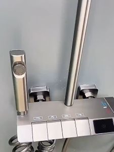 MEILEGAO ชุดฝักบัว ฝักบัว ปุ่มควบคุมคีย์เปียโน อุณหภูมิคงที่ จอแสดงผลดิจิตอล สีเทา thermostatic shower set ชุดฝักบัวอาบน้ำระดับสูง ชุดฝักบัวควบคุมอุณหภูม