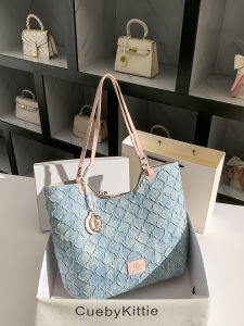 Cueby Kittie Womens Large Capacity Pleated Tote Bag Stylish Commuter Shoulder Bag Fashionable Canvas Interior Magnetic Buckle Closure