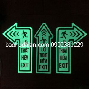 Mũi tên dạ quang lối thoát hiểm exit 24 x 16cm có keo sau