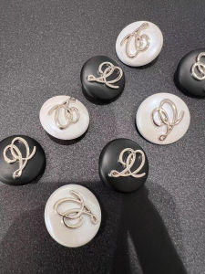 New Simple Double Match Metal Button Sweater Style Coat Dress Top Suit Button Luxury Fragrance Style Letter Pattern
