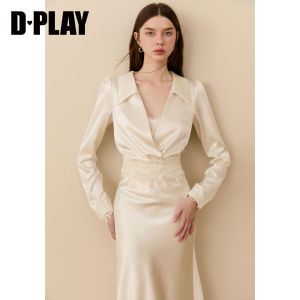 D-PLAY | Bộ Áo Cổ V Ôm Body và Chân Váy Xòe Dài Phía Sau Màu Trắng Đục