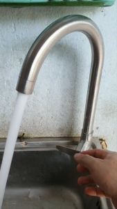 Vòi Rửa Chén Bát Visenta Inox 304 Ống 24 Bi Xoay Cực Nhẹ Ren 21