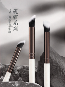UN SHOP | Nose Contouring Brush for Cream and Liquid