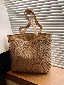 Casual Large Capacity Straw Woven Summer 2024 Womens Tote Bag Single Shoulder Bag Versatile Holiday Style Handbag