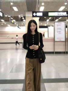 Korean Style Knitted Long Sleeve CardiganWomens Soft Cozy Slim Fit Black Open Shirt Early Autumn Essential Outerwear Sweater