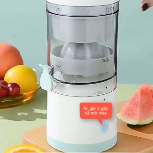 Máy vắt cam ép nước củ quả thông minh dùng pin sạc gắn sẵn bên trong