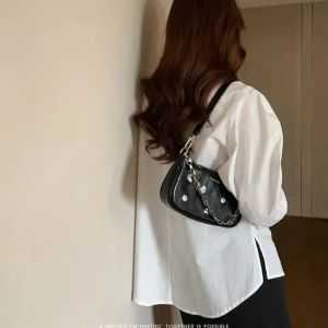 Charm รุ่น Maron Everyday look หนังพรีเมี่ยม กระเป๋าสะพายไหล่ กระเป๋าสะพายใบเล็ก กระเป๋าสะพายไหล่สีดำ กระเป๋าสะพายไหล่เมทาลิค กระเป๋าแฟชั่น กระเป๋าสะพายข้าง