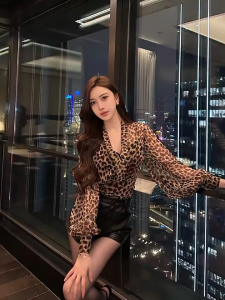 Áo sơ mi dài tay in họa tiết báo đốm gợi cảm hơi xuyên thấu kiểu dáng retro ôm eo cao cấp tôn dáng thời thượng
