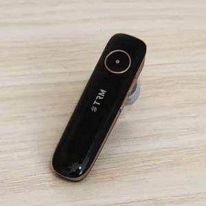 D11 BLUETOOTH EARPHONE WIRELESS high quality 2 year warranty