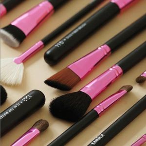 LAMICA 301 Angled Eye Brush