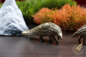 Decor Mini Tượng Nhỏ Tê Tê Bằng Đồng Thau Tượng Động Vật Nhỏ Trang Trí Tiểu Cảnh Bàn Trà - Đồ Đồng Thuận Tâm