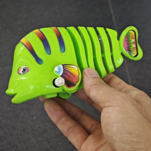 Screwdriver Toy Animal Swinging Fish Wind up Running Toys Educational Crawling for 1 3 5 Years Old Baby Intelligence Development