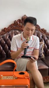 Loa Bluetooth Karaoke BOOMS BASS M4201+ Sang Trọng Công Suất Lớn Kèm 2 Micro Pin Sạc 3600mah Sử Dụng Được 8h