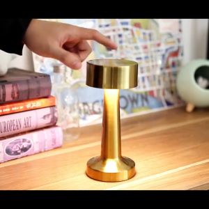 4000mAH Metals LED Table Lamp Touch Sensor Desk Night Light USB Rechargeable Adjust Brightness Wireless Bedside Lamp for Room Cafe Bar Hotel Bedroom Decoration Atmospheric lights