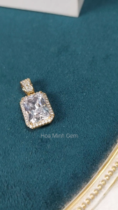 Mặt dây viên chủ đá Thạch Anh màu trắng (có xử lý) kiểu chữ nhật viền xoàn tấm size 13x17mm tinh tế G128osmd Hoa Minh Gem