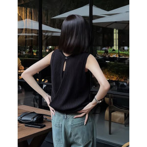 Stylish Comfortable Black Sleeveless T-shirt