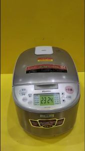 Nồi cơm nội địa Nhật cao tần (IH) Zojirushi NP-CA18 (1.8L) (0340610)_Hàng nội địa Nhật đã qua sử dụng điện 100V