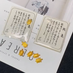 2 Pcs Kura Kura Pembawa Keberuntungan ASAKUSA Temple Aksesoris Penyu Emas Uang Jepang Souvenir