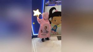 Jas Hujan Anak Kuromi - Panjang Full Waterproof nyaman ada ruang tas sekolah usia 3-12 tahun