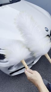 bkk Smael ไม้ปัดฝุ่นขนแกะ  size  L สุดคุ้ม ทำความสะอาดบ้าน โต๊ะ ตู้ เตียง ทำความสะอาดได้ทุกซอกทุกมุม แปรงปัดฝุ่น ไม้ขนไก่ ขนนุ่ม หนาแน่น พร้อมส่ง (1ชิ้น) 101 2XA