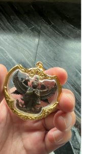 เหรียญพญาครุฑมหาอำนาจ กรอบทองไมครอน