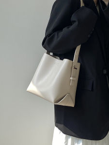 Large Capacity Tote Bag Womens Commuter Handbag Single Shoulder City Simple Style 2025 New Fashion Pu Leather Bag