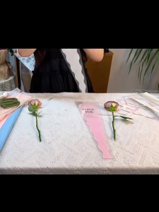 50 Lembar Plastik Single Flower Tulisan / Single Flower Rose Packing / Kantong Bunga Cellophane