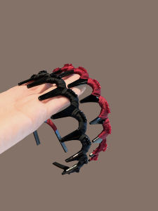 Handmade Toothed Hairband: A Stylish & Functional Hair Accessory