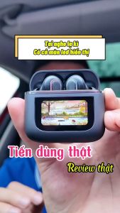 Tai Nghe Bluetooth Không Dây Chống Nước V8 Có Màn Hình Cảm Ứng Bản Nâng Cấp Có Tiếng Việt Bass Hay Cực Đỉnh Giảm Tiếng Ồn Lọc Tạp Âm Thông Minh Định Vị GPS Dùng Cho Tất Cả Các Thiết Bị Tai nghe bloutooth tai nghe không dây
