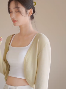 เสื้อคลุม สีขาว แขนยาว ทรงครอป ดีไซน์ชายผ้าโค้ง ผ้าโพลิเอสเตอร์ แมทซ์กับเสื้อผ้าได้ทุกลุค เสื้อคลุมกันแดด #7788