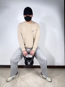 Warmthhome เคตเทิลเบล ดัมเบล 2/4/6/8/10KG ดรัมเบล Kettlebells dumbell ดัมเบลลูกตุ้ม เคตเทิลเบล ลูกยกน้ำหนัก ดัมเบลหูหิ้ว ดัมเบล ดัมเบลหูหิ้ว อุปกรณ์ฟิตเนสผู้หญิงผู้ชายอุปกรณ์สะโพก กาต้มน้ำ หมอบ กีฬา เคตเทิลเบลล์ ลูกตุ้มน้ำหนัก Kettlebell