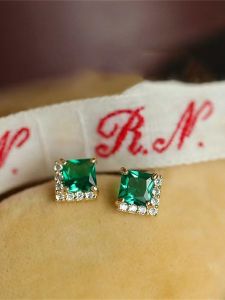 เรียบหรู สีเขียว ต่างหูเงินเพทายมรกตสําหรับผู้หญิงอบสด ดีไซน์ อุปกรณ์เครื่องประดับแฟชั่นระดับไฮเอนด์