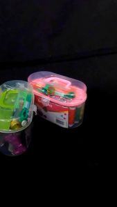 Kotak Box Set Alat Jahit Peralatan Benang Jarum Peniti Kancing Meteran Gunting Sewing Kit Tailor Kain Menjahit Sulam Pakaian Baju Aksesoris Accessories Komponen Perlengkapan Rumah Tangga Menyulam Celana Kemeja Kaos Rok Clothes Shirt Sobek Scissors