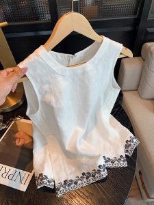 XUNZHU | Retro Embroidered Sleeveless Vest
